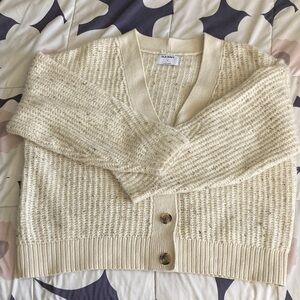 Old Navy Cream Chunky V-Neck Button front Cardigan size M